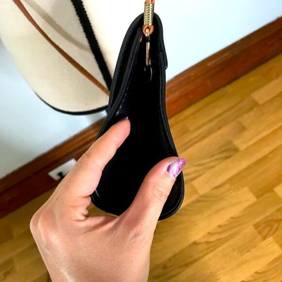 NWT Cute Faux Leather Crossbody Bag - Picture 10 of 15